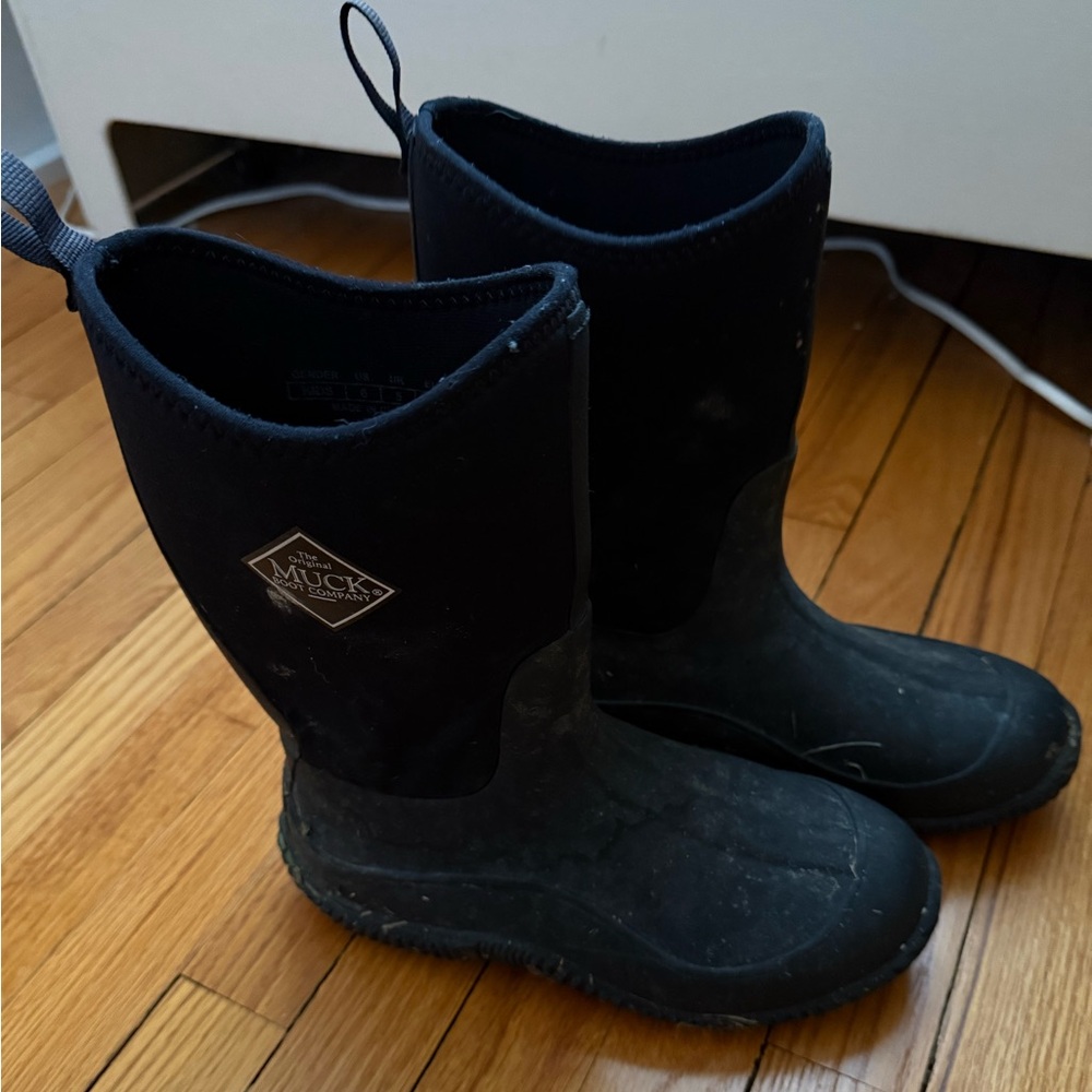 Muck Boots. Kids size 6